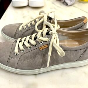 Women’s taupe leather Ecco casual shoes. Like new, size 7.